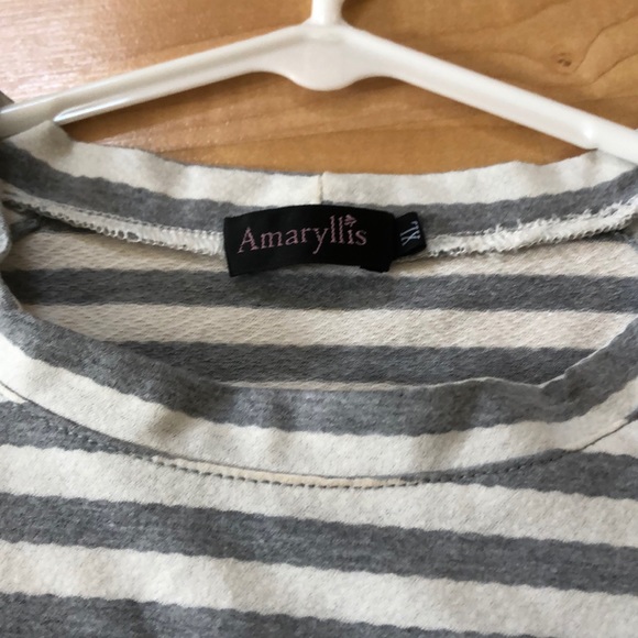 Amaryllis gray & white striped long sleeve top XL - Picture 11 of 13